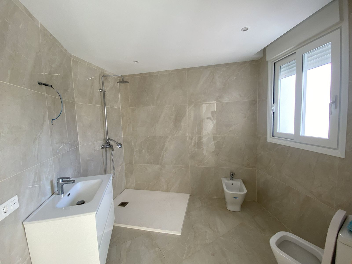Se vende Villa - Chalet de 4 dormitorios en Costa Del Sol, Málaga, España