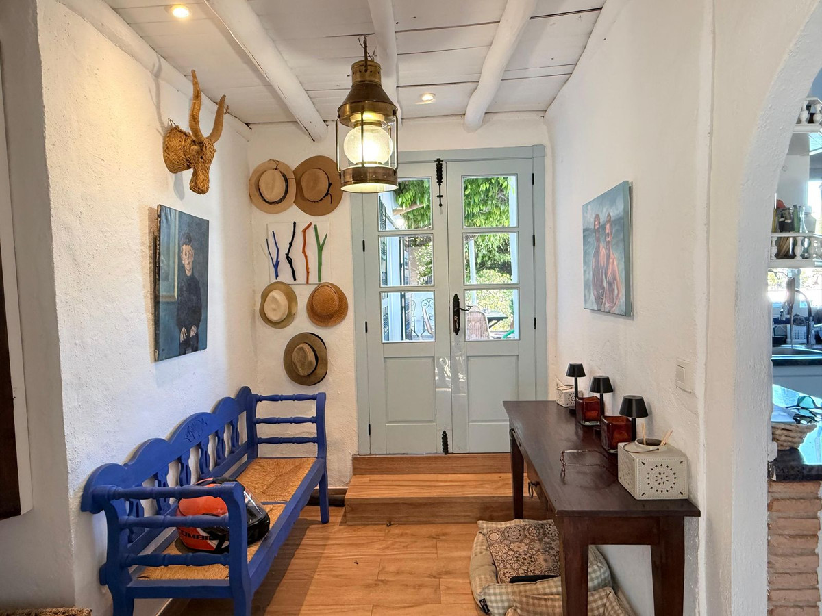 5 Bed Townhouse for sale in Coín Costa Del Sol, Málaga, Spain