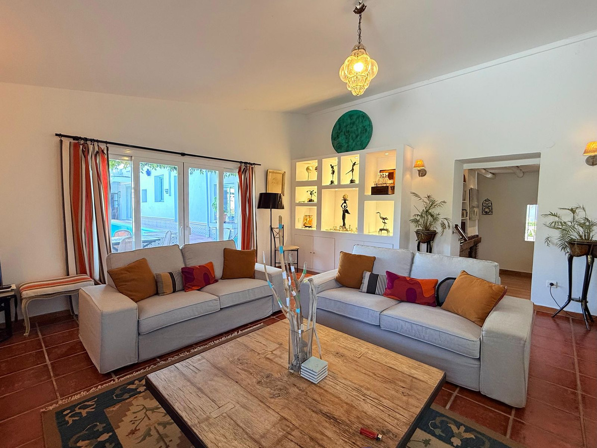 5 Bed Townhouse for sale in Coín Costa Del Sol, Málaga, Spain