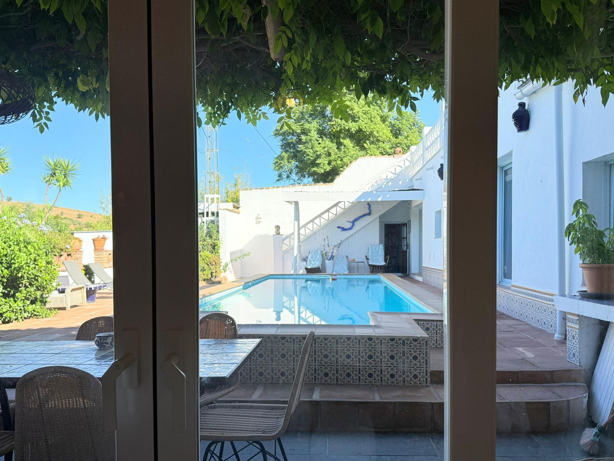 5 Bed Townhouse for sale in Coín Costa Del Sol, Málaga, Spain