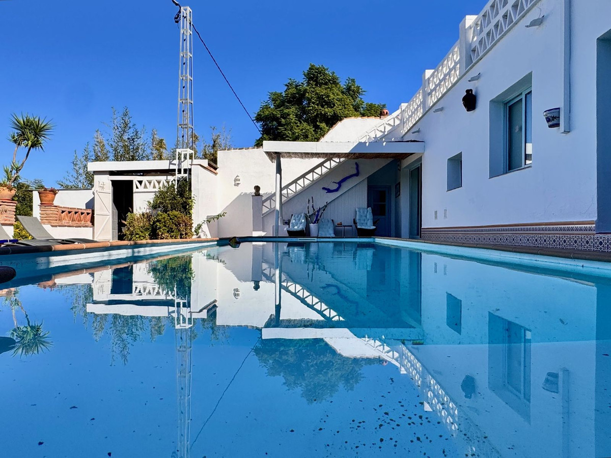 5 Bed Townhouse for sale in Coín Costa Del Sol, Málaga, Spain