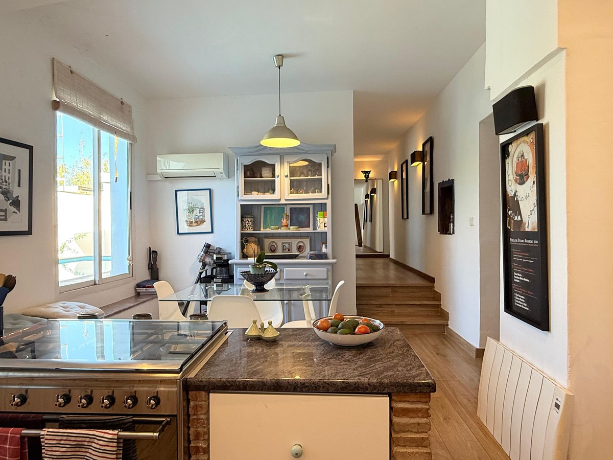 5 Bed Townhouse for sale in Coín Costa Del Sol, Málaga, Spain