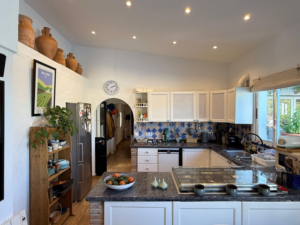 5 Bed Townhouse for sale in Coín Costa Del Sol, Málaga, Spain