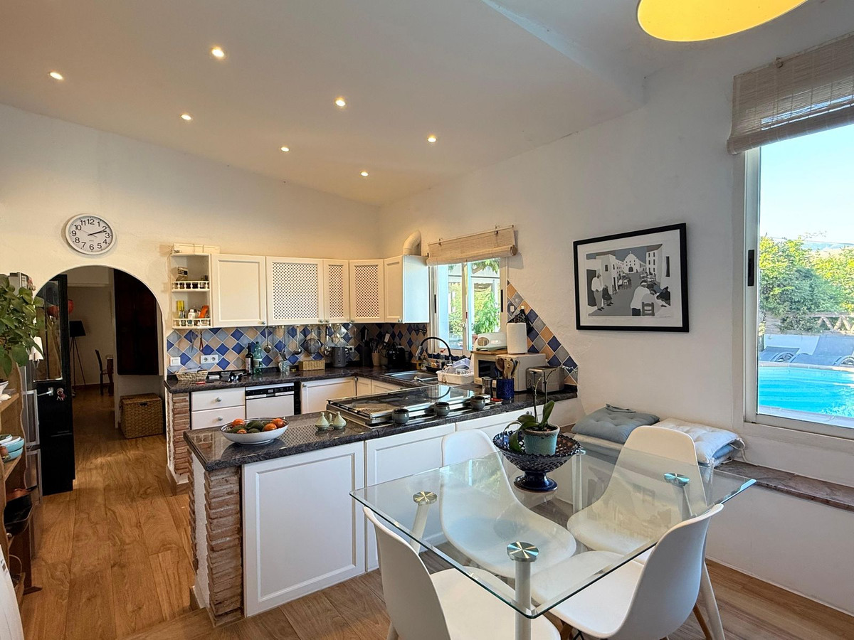 5 Bed Townhouse for sale in Coín Costa Del Sol, Málaga, Spain