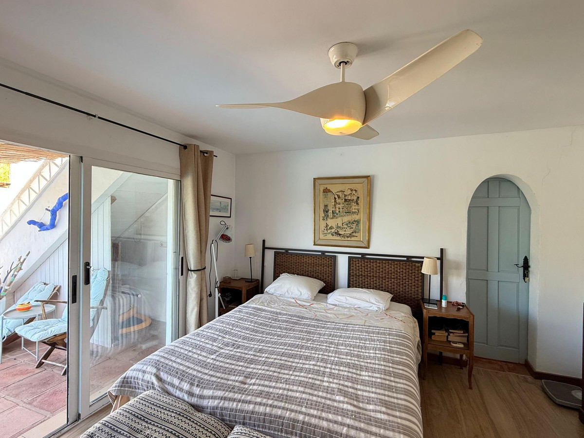 5 Bed Townhouse for sale in Coín Costa Del Sol, Málaga, Spain