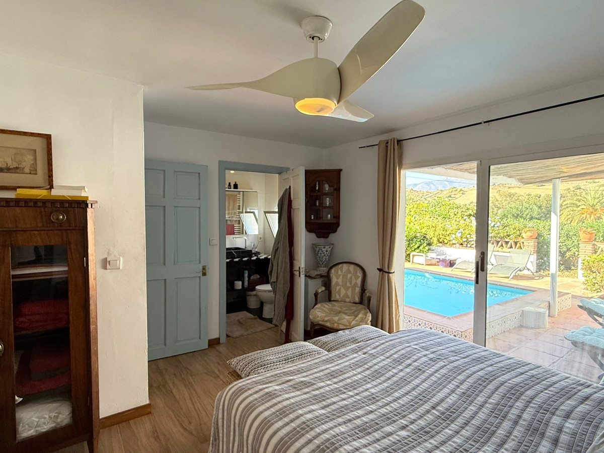 5 Bed Townhouse for sale in Coín Costa Del Sol, Málaga, Spain