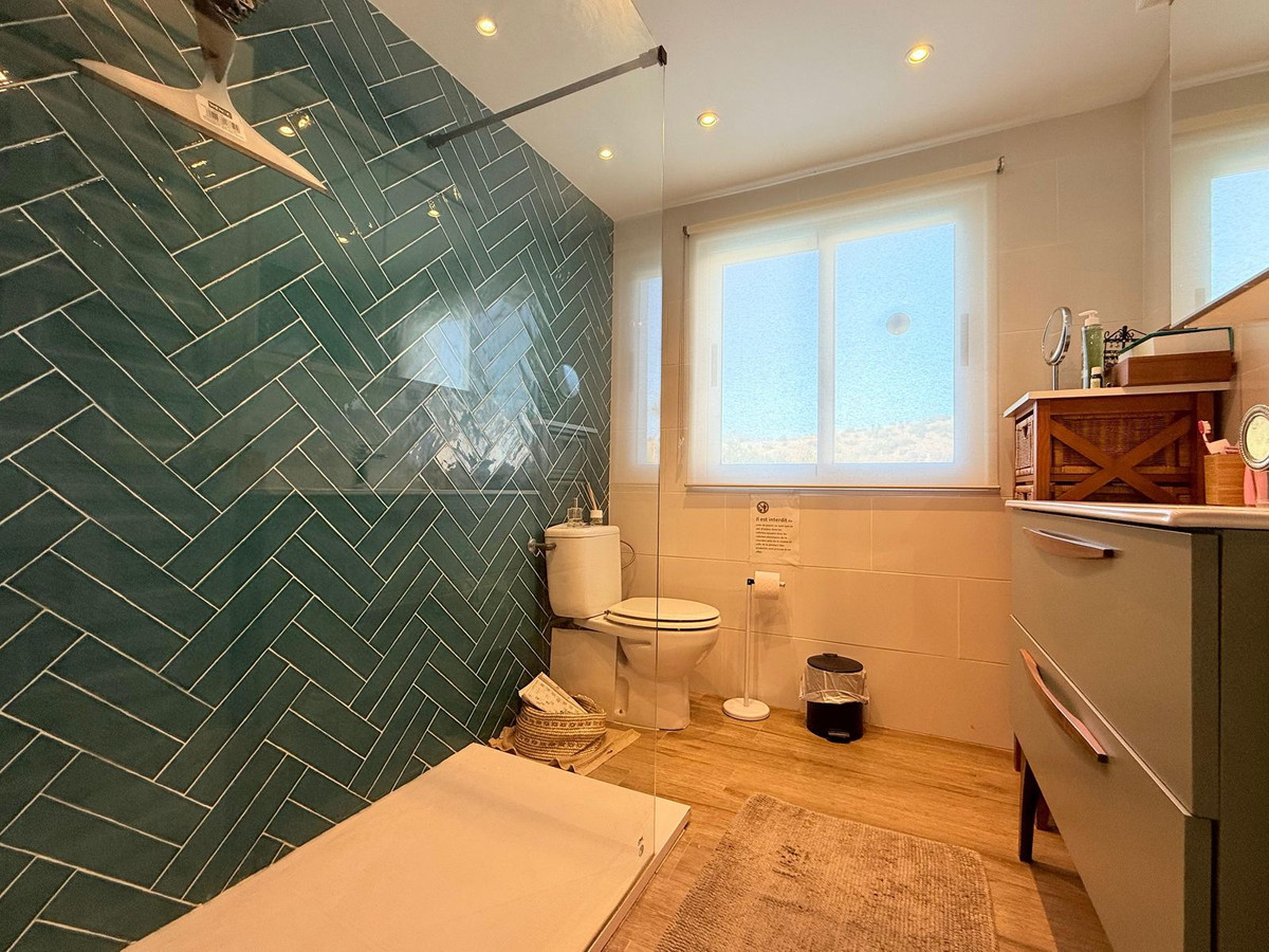 5 Bed Townhouse for sale in Coín Costa Del Sol, Málaga, Spain