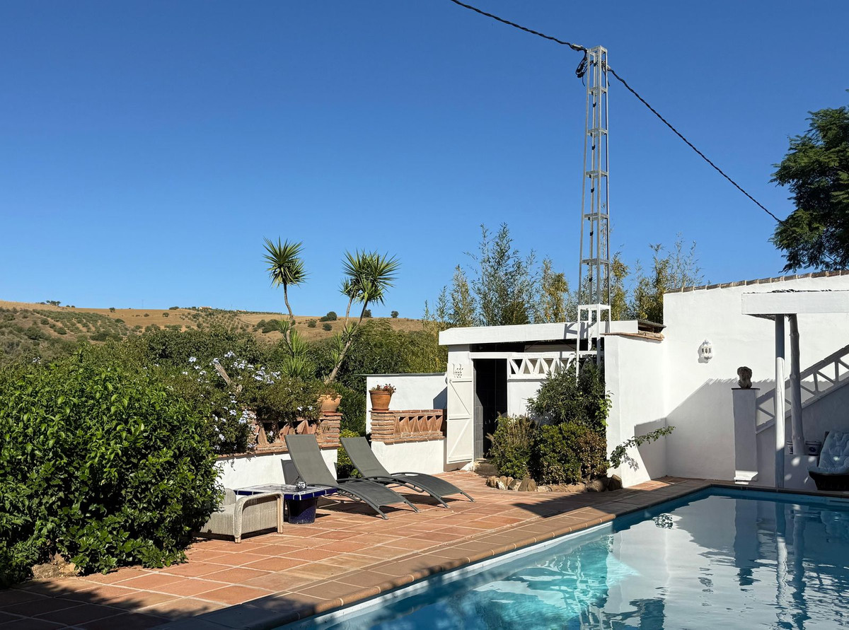 5 Bed Townhouse for sale in Coín Costa Del Sol, Málaga, Spain