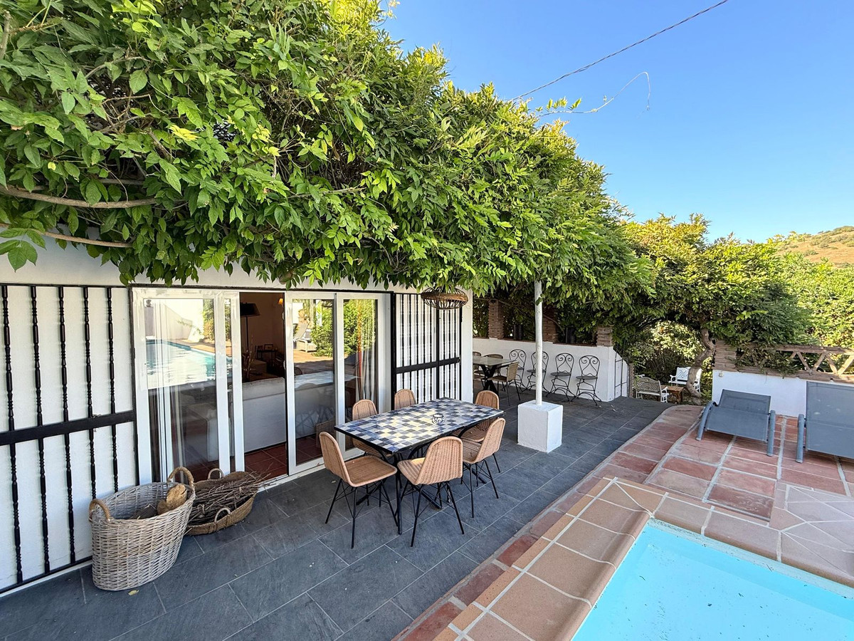 5 Bed Townhouse for sale in Coín Costa Del Sol, Málaga, Spain