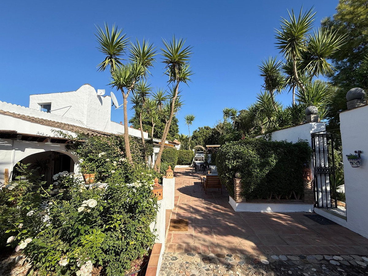 5 Bed Townhouse for sale in Coín Costa Del Sol, Málaga, Spain