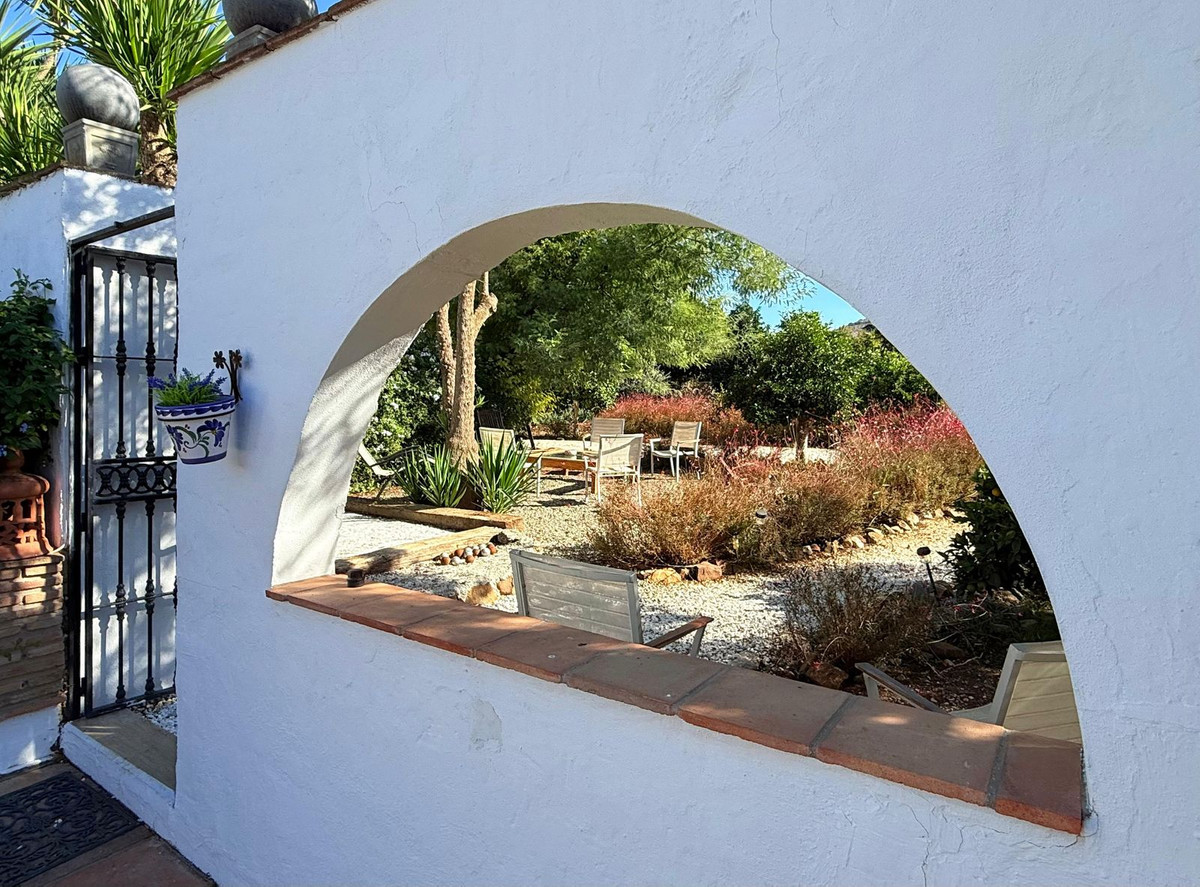 5 Bed Townhouse for sale in Coín Costa Del Sol, Málaga, Spain