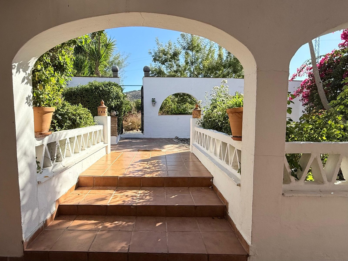 5 Bed Townhouse for sale in Coín Costa Del Sol, Málaga, Spain