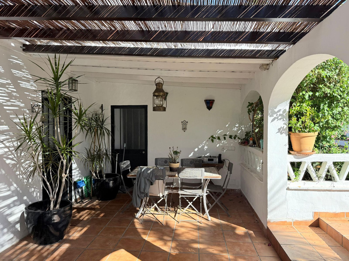 5 Bed Townhouse for sale in Coín Costa Del Sol, Málaga, Spain