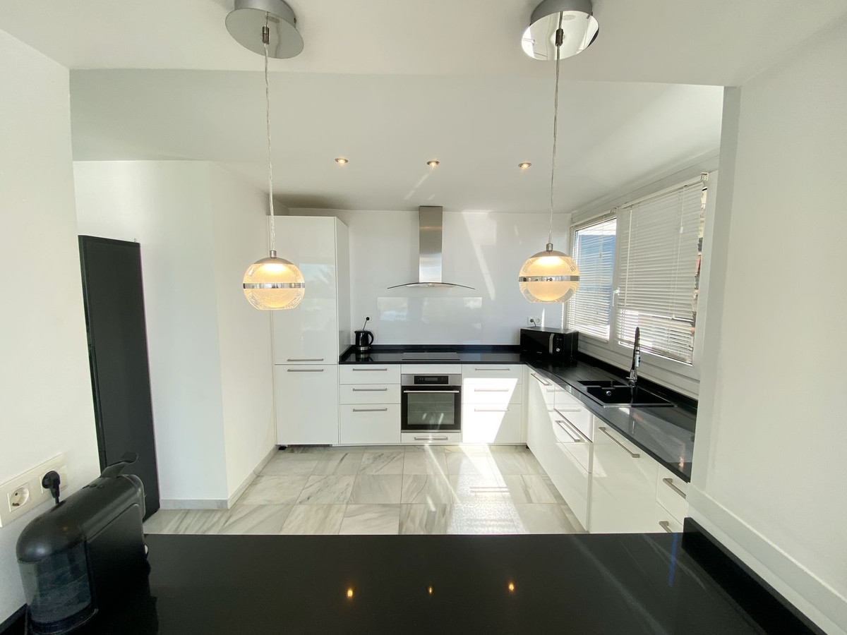 3 Bed Apartment for sale in Marbella Costa Del Sol, Málaga, Spain