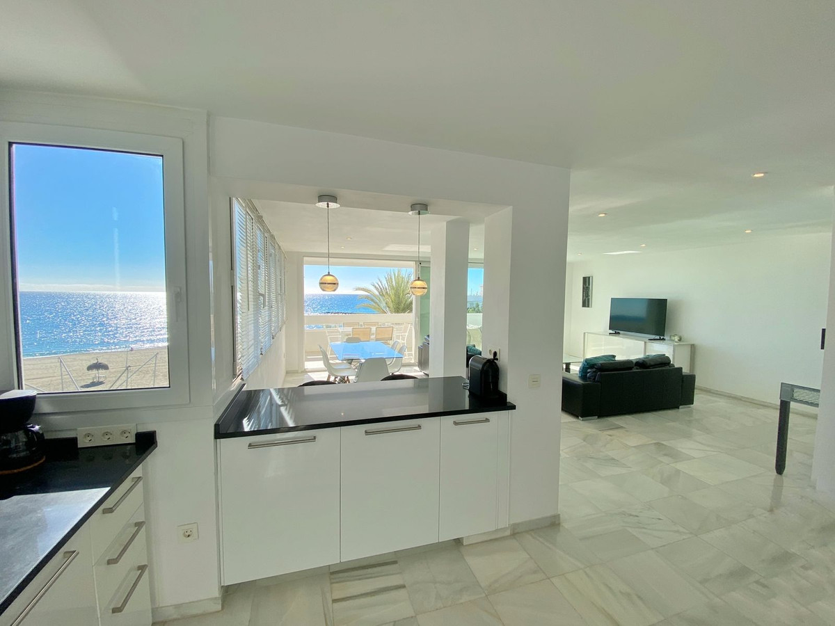 3 Bed Apartment for sale in Marbella Costa Del Sol, Málaga, Spain