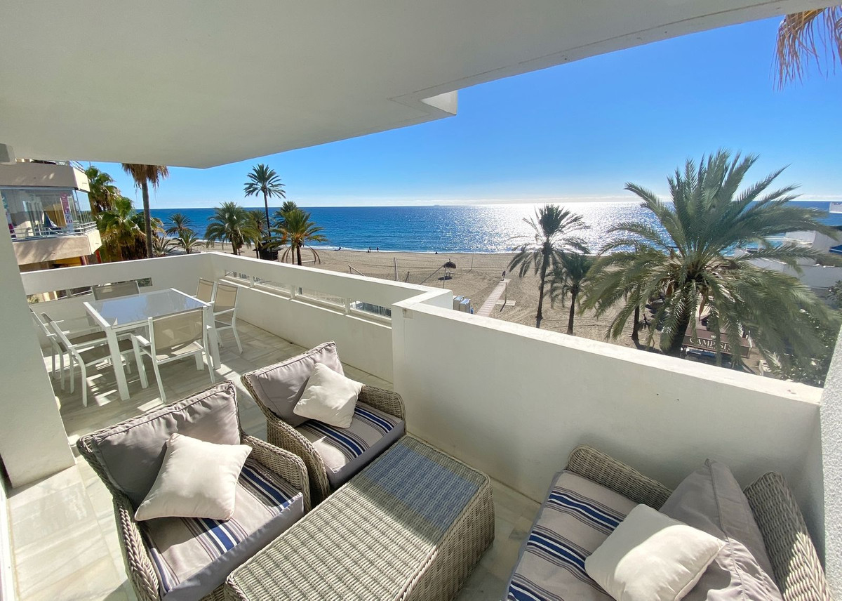 3 Bed Apartment for sale in Marbella Costa Del Sol, Málaga, Spain