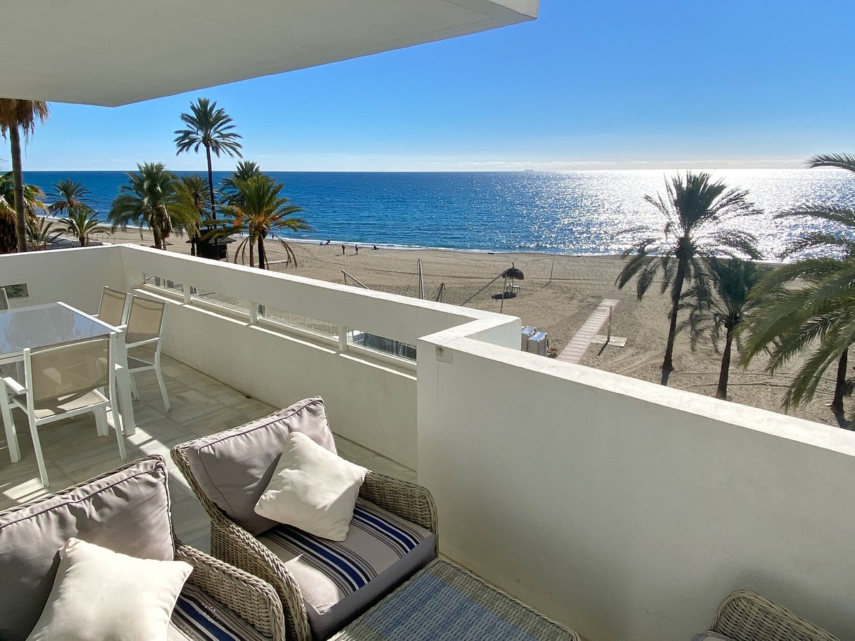 3 Bed Apartment for sale in Marbella Costa Del Sol, Málaga, Spain