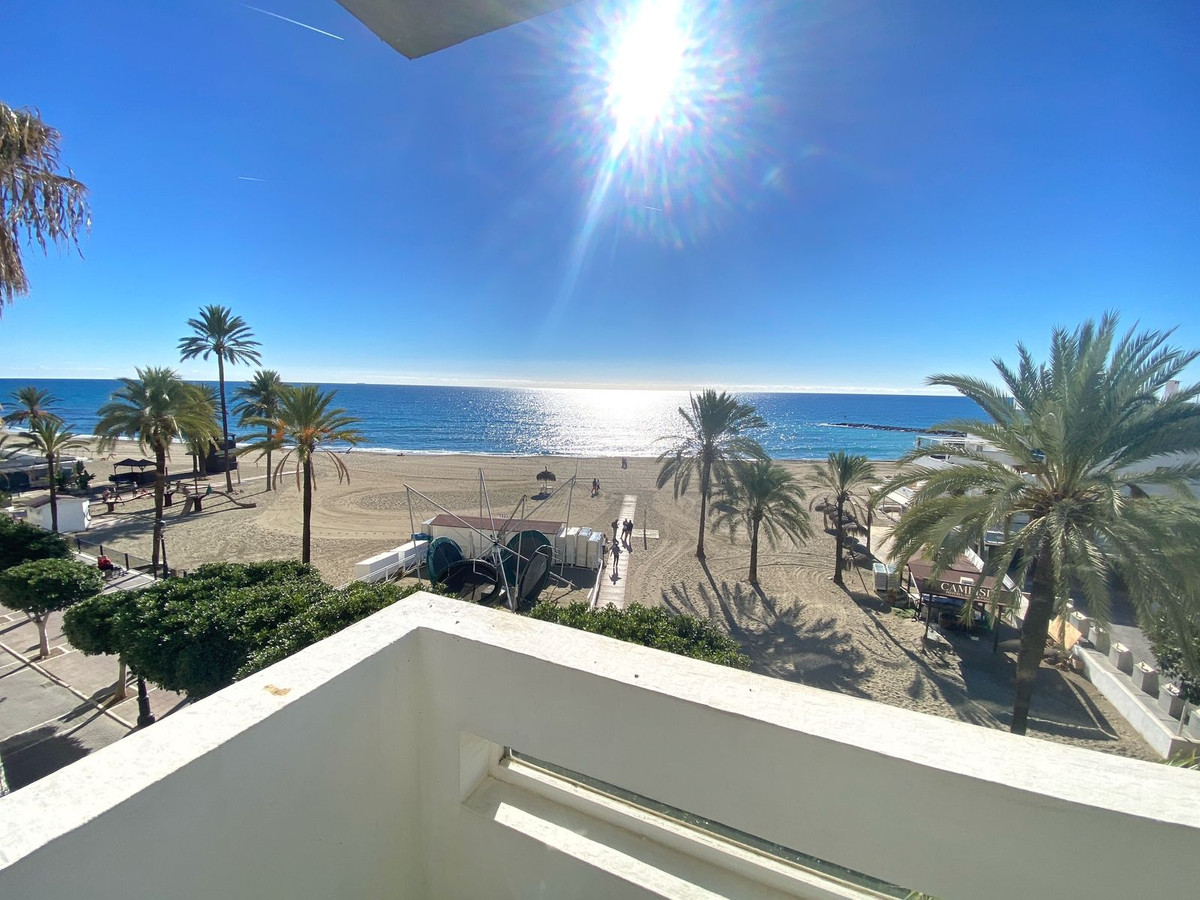 3 Bed Apartment for sale in Marbella Costa Del Sol, Málaga, Spain