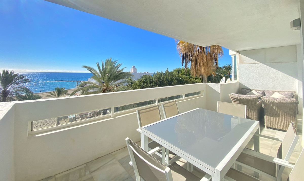 3 Bed Apartment for sale in Marbella Costa Del Sol, Málaga, Spain