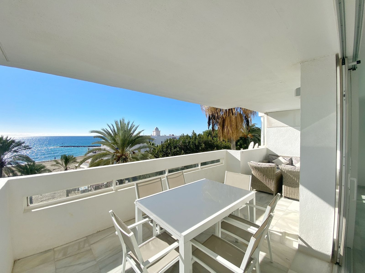 3 Bed Apartment for sale in Marbella Costa Del Sol, Málaga, Spain