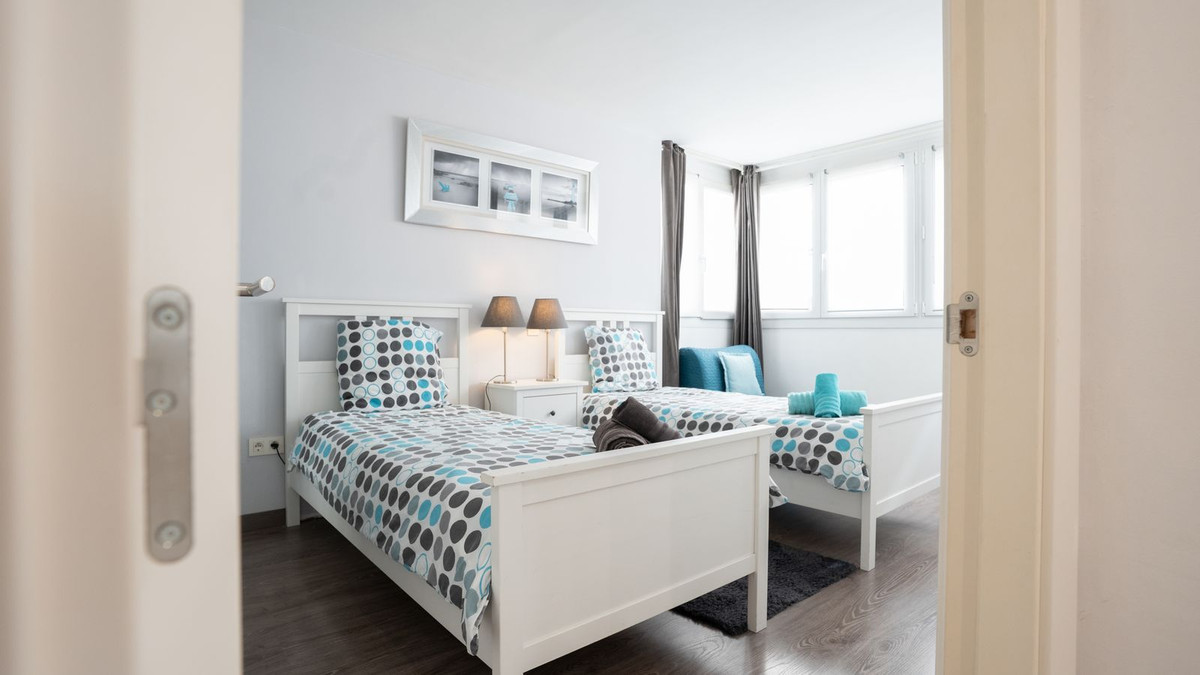 3 Bed Apartment for sale in Marbella Costa Del Sol, Málaga, Spain