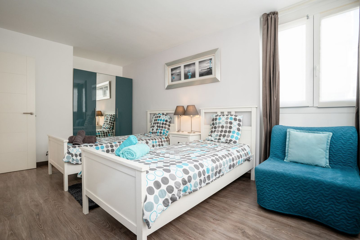 3 Bed Apartment for sale in Marbella Costa Del Sol, Málaga, Spain