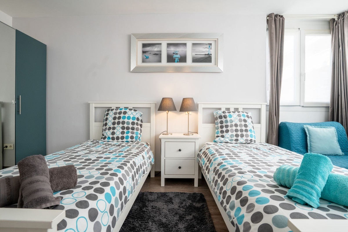 3 Bed Apartment for sale in Marbella Costa Del Sol, Málaga, Spain