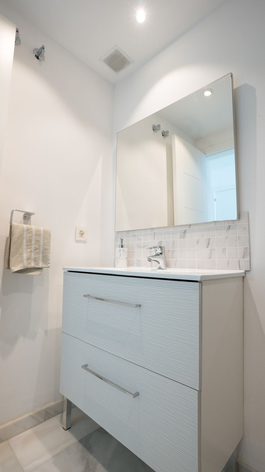 3 Bed Apartment for sale in Marbella Costa Del Sol, Málaga, Spain