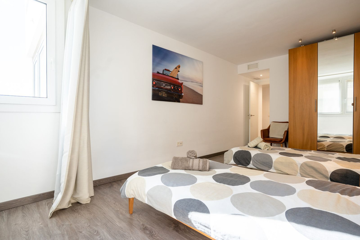 3 Bed Apartment for sale in Marbella Costa Del Sol, Málaga, Spain