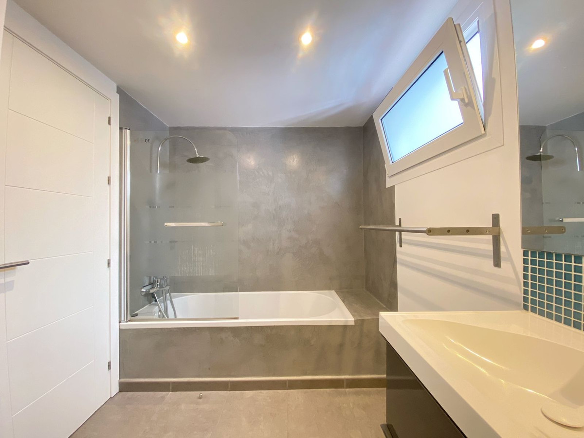 3 Bed Apartment for sale in Marbella Costa Del Sol, Málaga, Spain