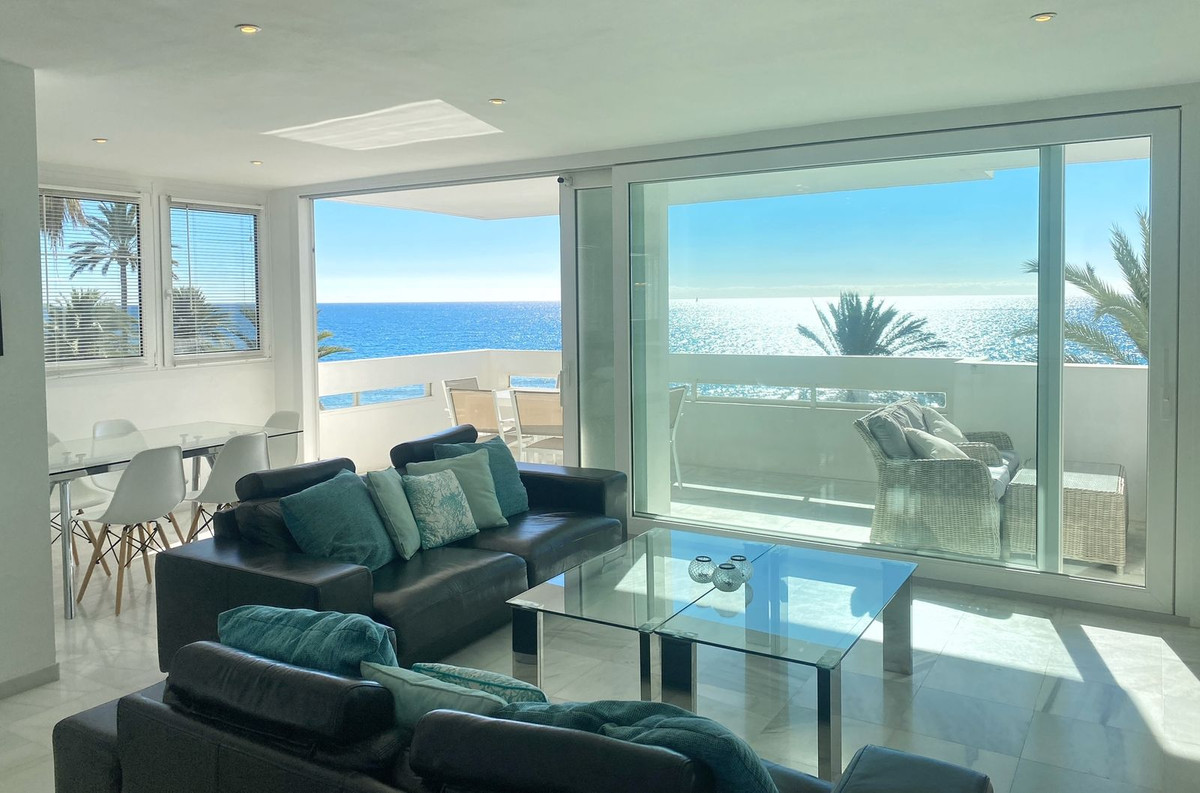 3 Bed Apartment for sale in Marbella Costa Del Sol, Málaga, Spain