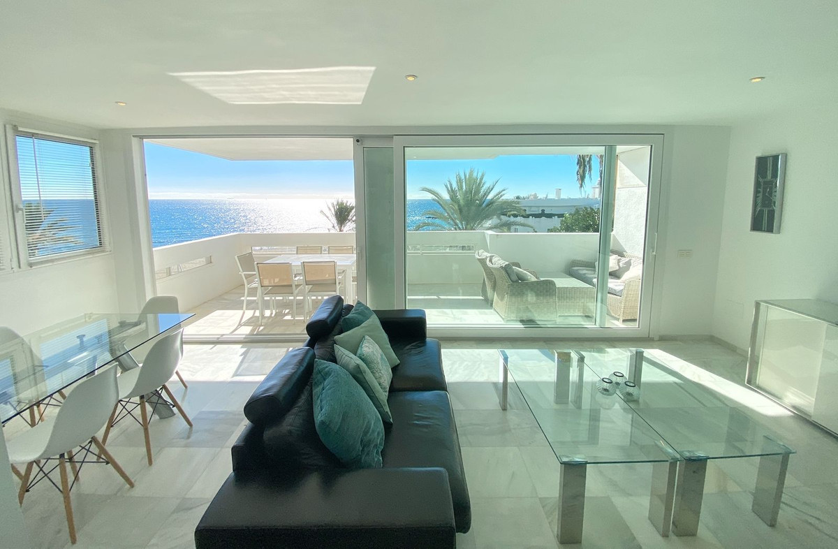 3 Bed Apartment for sale in Marbella Costa Del Sol, Málaga, Spain