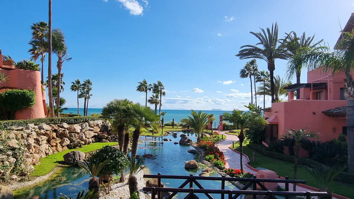 2 Bed Apartment for sale in Estepona Costa Del Sol, Málaga, Spain