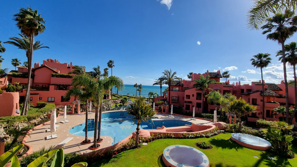 2 Bed Apartment for sale in Estepona Costa Del Sol, Málaga, Spain