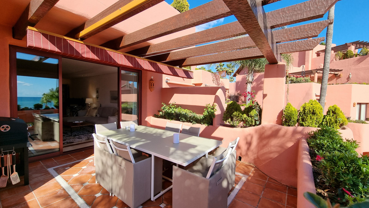2 Bed Apartment for sale in Estepona Costa Del Sol, Málaga, Spain