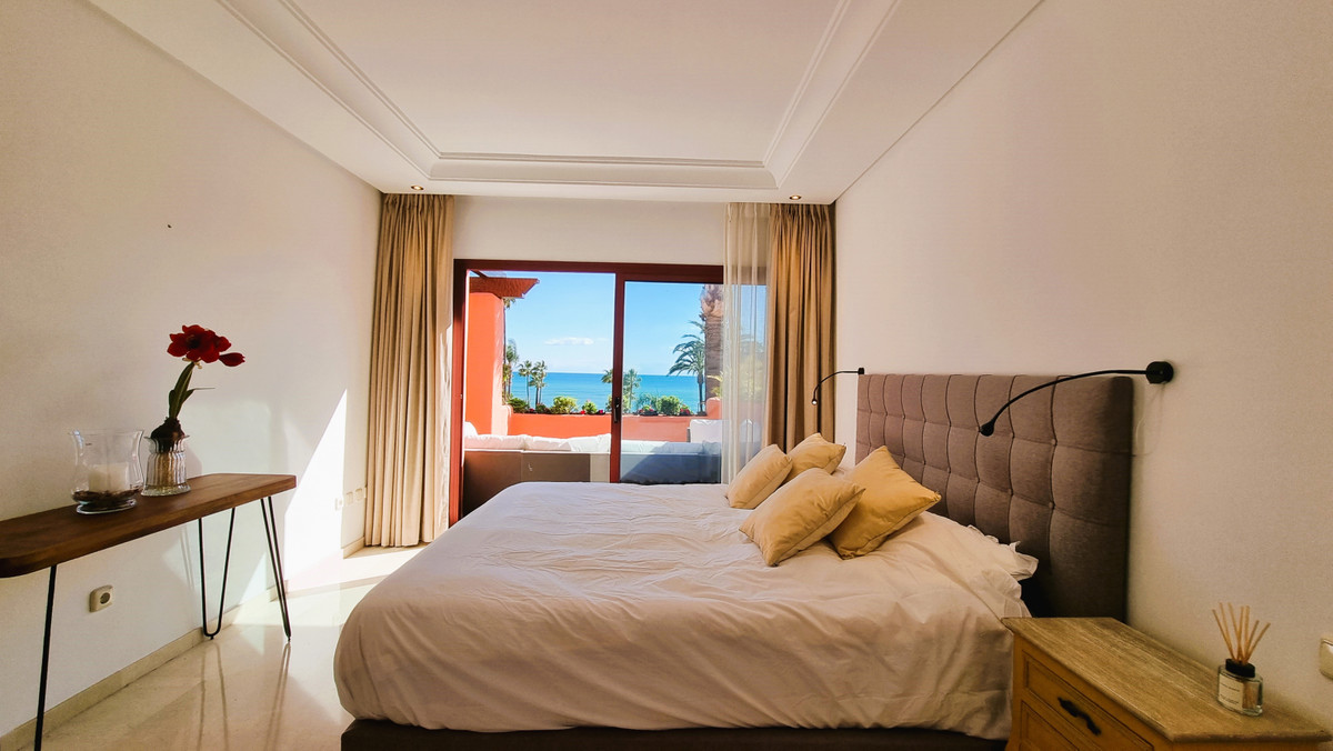 2 Bed Apartment for sale in Estepona Costa Del Sol, Málaga, Spain