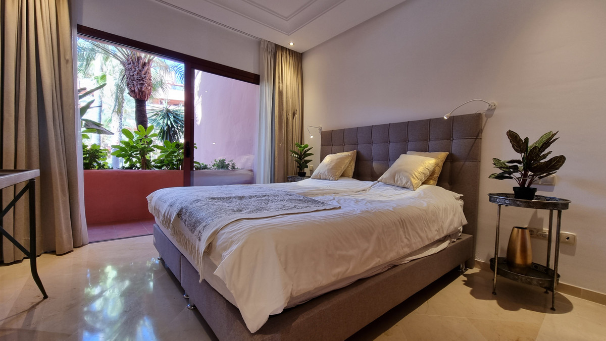 2 Bed Apartment for sale in Estepona Costa Del Sol, Málaga, Spain