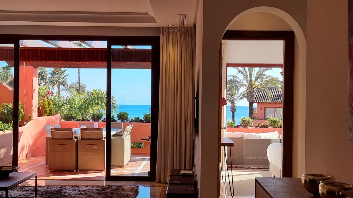 2 Bed Apartment for sale in Estepona Costa Del Sol, Málaga, Spain