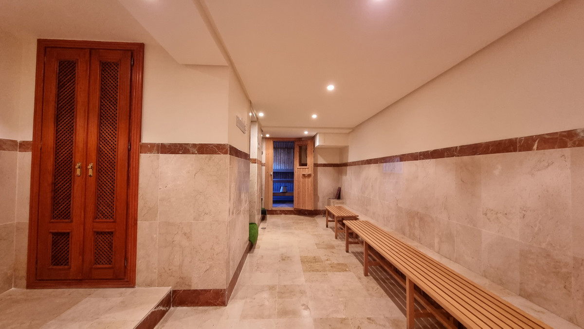 2 Bed Apartment for sale in Estepona Costa Del Sol, Málaga, Spain