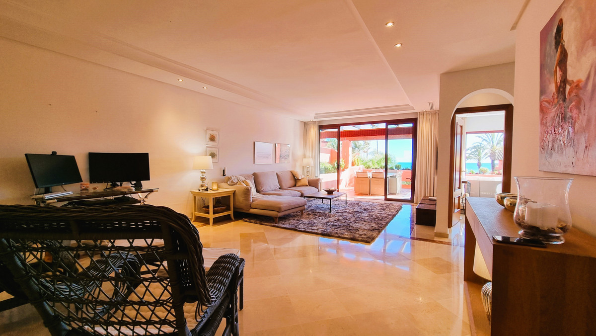 2 Bed Apartment for sale in Estepona Costa Del Sol, Málaga, Spain