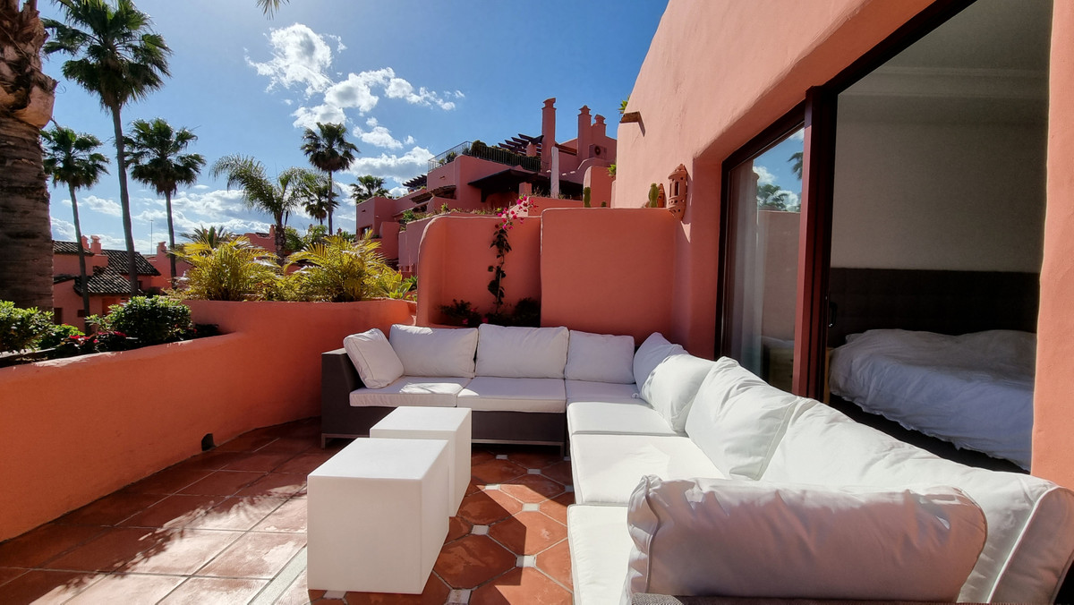 2 Bed Apartment for sale in Estepona Costa Del Sol, Málaga, Spain