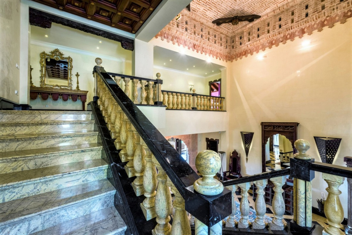 Se vende Villa - Chalet de 6 dormitorios en Costa Del Sol, Málaga, España