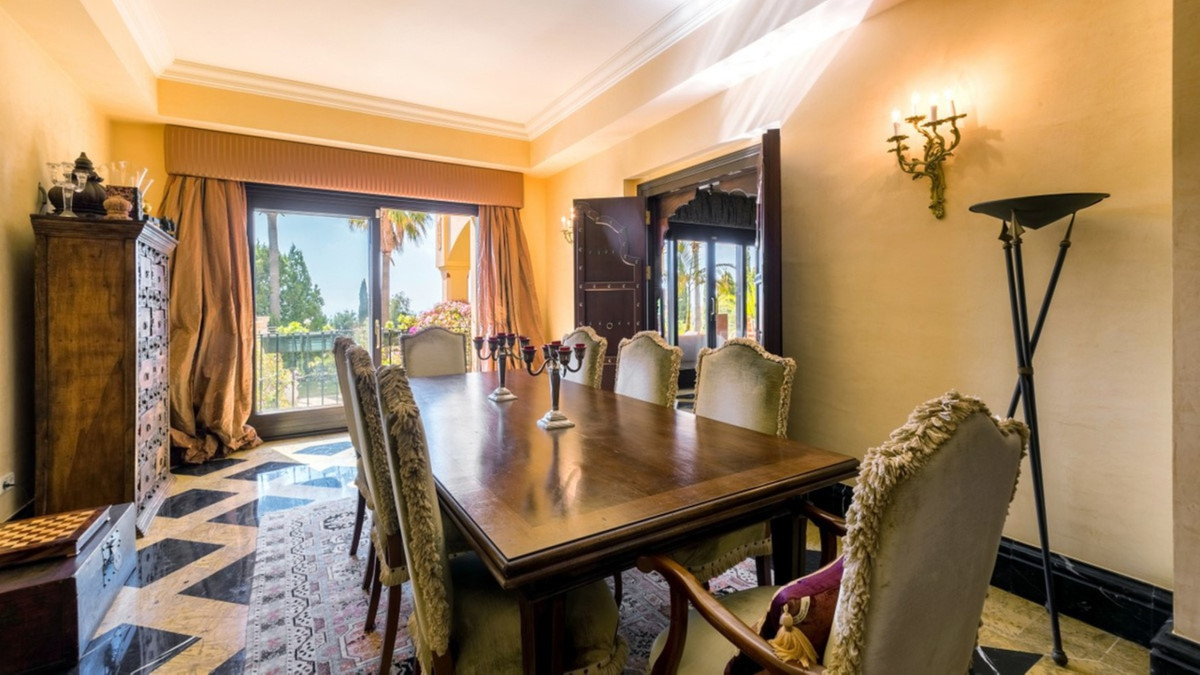 Se vende Villa - Chalet de 6 dormitorios en Costa Del Sol, Málaga, España