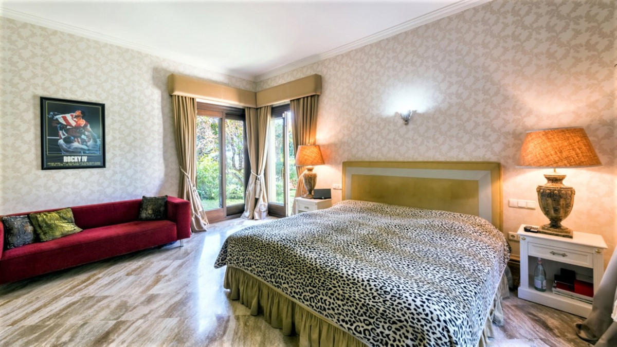Se vende Villa - Chalet de 6 dormitorios en Costa Del Sol, Málaga, España
