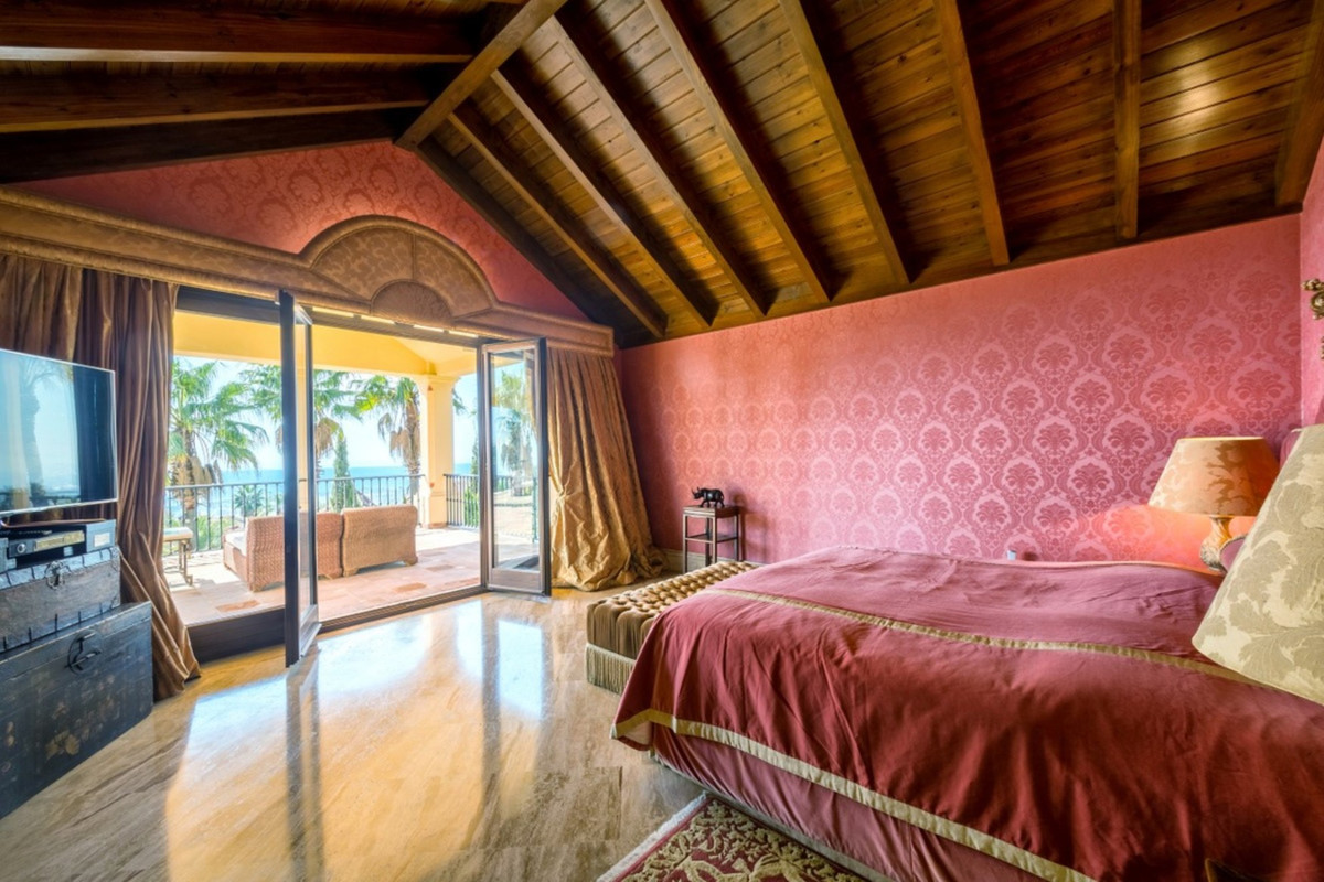 Se vende Villa - Chalet de 6 dormitorios en Costa Del Sol, Málaga, España