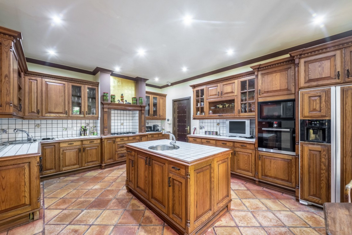 Se vende Villa - Chalet de 6 dormitorios en Costa Del Sol, Málaga, España