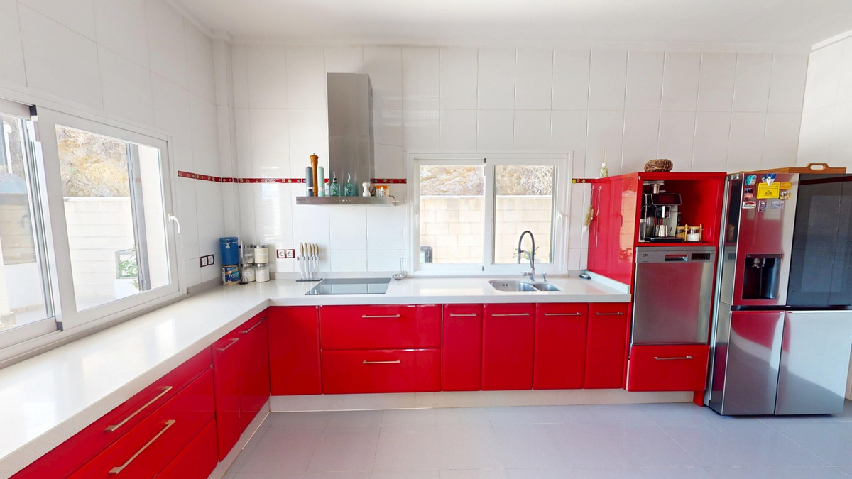 Se vende Villa - Chalet de 4 dormitorios en Costa Del Sol East, Málaga, España