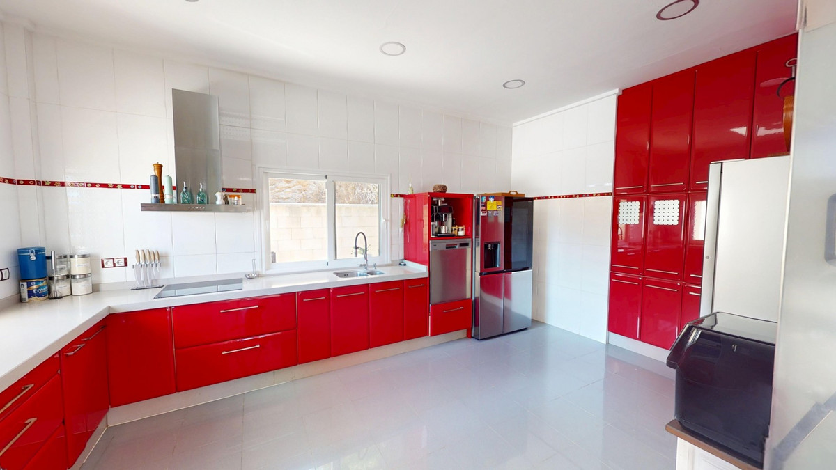 Se vende Villa - Chalet de 4 dormitorios en Costa Del Sol East, Málaga, España