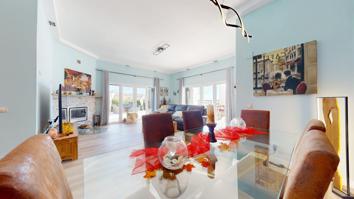 Se vende Villa - Chalet de 4 dormitorios en Costa Del Sol East, Málaga, España