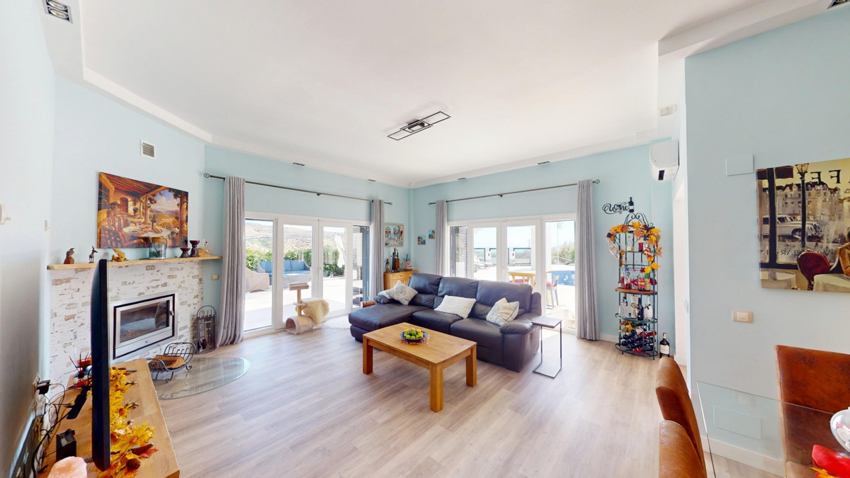 Se vende Villa - Chalet de 4 dormitorios en Costa Del Sol East, Málaga, España